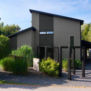 Test af udendørs maling i farven Nordsjö Black