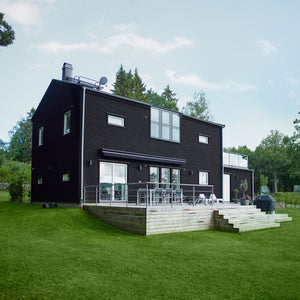 Test af udendørs maling i farven Nordsjö Black
