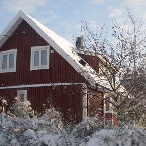 Test af udendørs maling i farven Nordsjö Heritage Red
